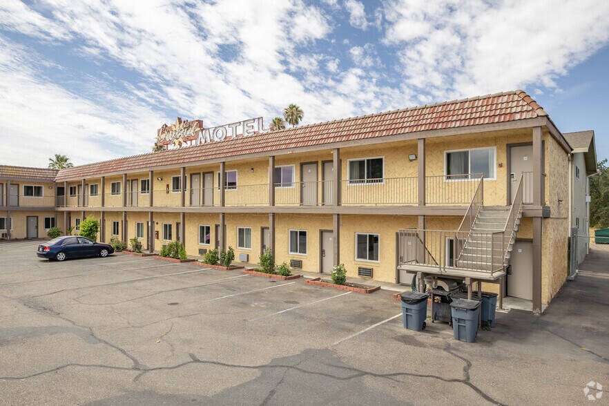 More Photos Of 333 S Main St, Red Bluff Hotel For Sale