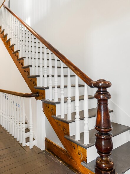 More Photos Of 123 W Main St, Middletown Storefront Retail Office For Lease