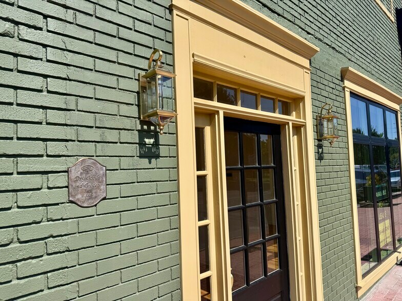 More Photos Of 105 S Jefferson Ave, Eatonton Office For Sale