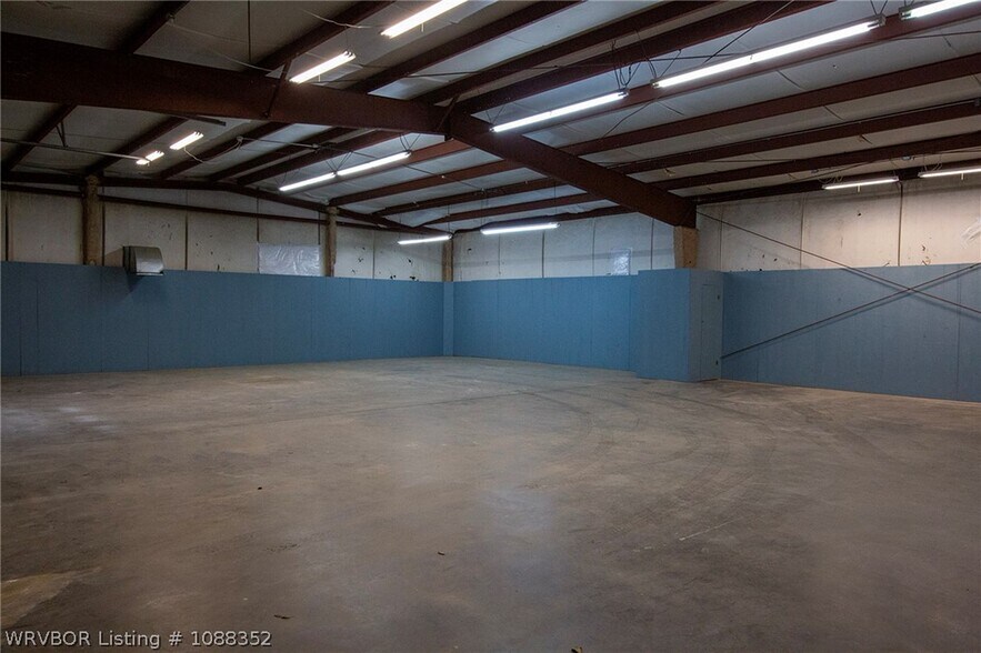 More Photos Of 4506 S 16th St, Fort Smith Warehouse For Sale