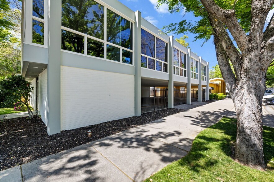 More Photos Of 2431 Capitol Ave, Sacramento Loft Creative Space For Lease