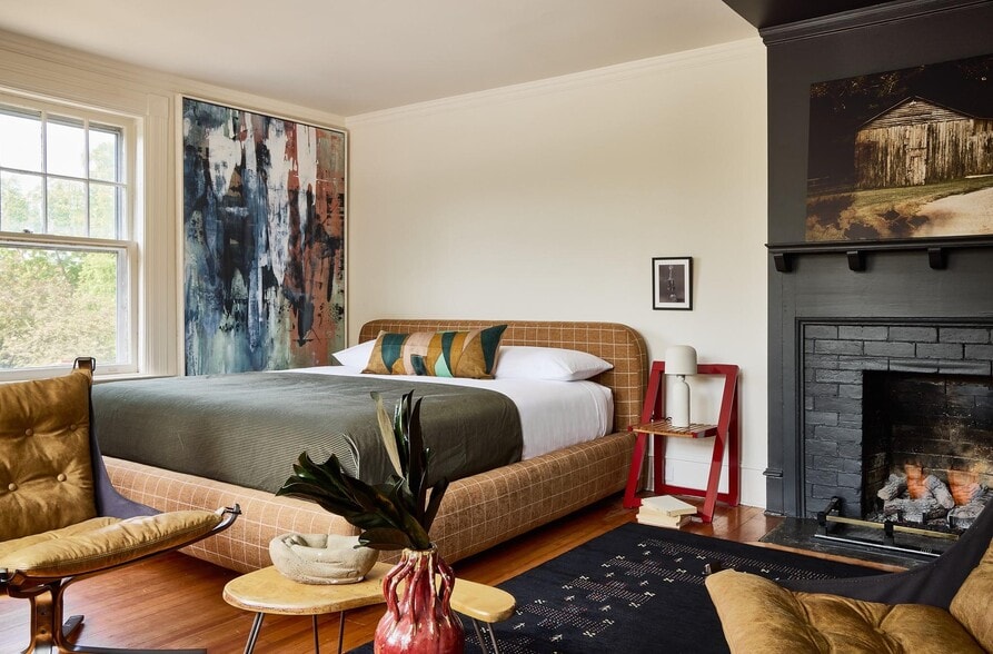 More Photos Of 173 E Chestnut St, Asheville Hotel For Sale