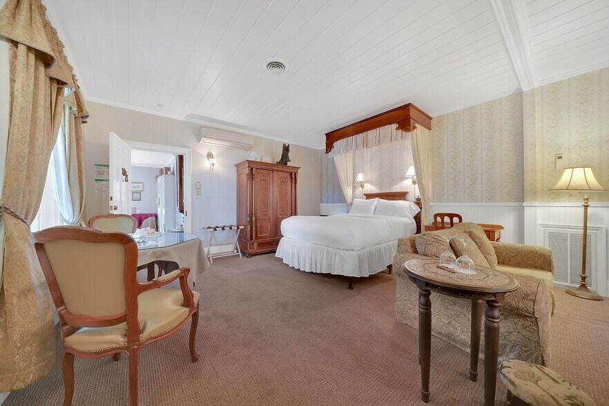 More Photos Of 77 Main St, Sutter Creek Hospitality For Sale