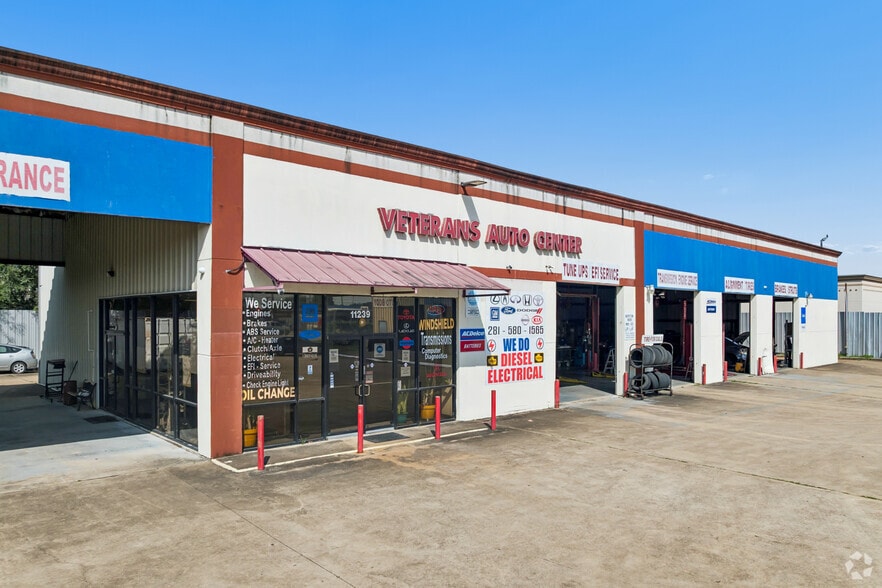 More Photos Of 11239 Veterans Memorial Dr, Houston Auto Repair For Sale