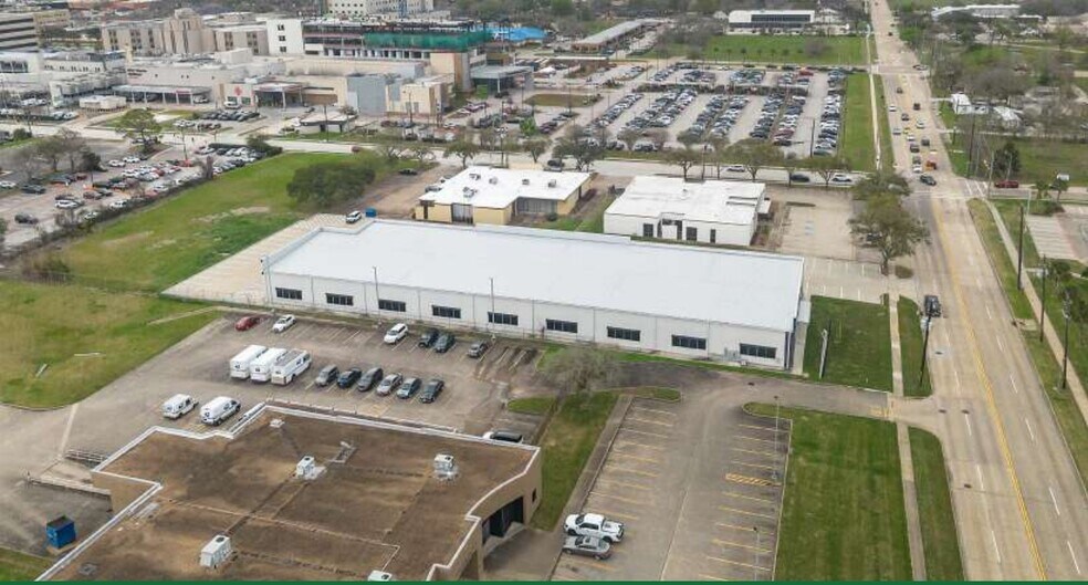 More Photos Of 17085 N Texas Ave, Webster Medical For Lease