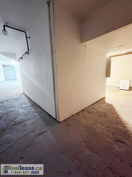 More Photos Of 138 Main St W, Shelburne Storefront Retail Residential For Lease