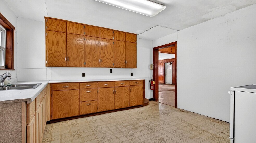 More Photos Of W15282 & W15304 State Highway 64, Gilman Lodge Meeting Hall For Sale