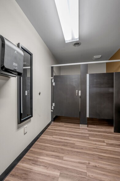 More Photos Of 250 Crossfield Dr, Versailles Industrial For Lease