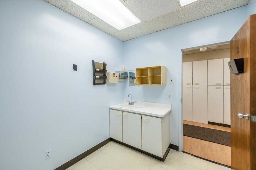 More Photos Of 80 West Ave, Brockport Medical For Lease