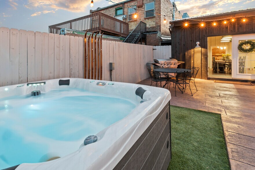 More Photos Of 120 S 3rd St, Victor Restaurant For Sale