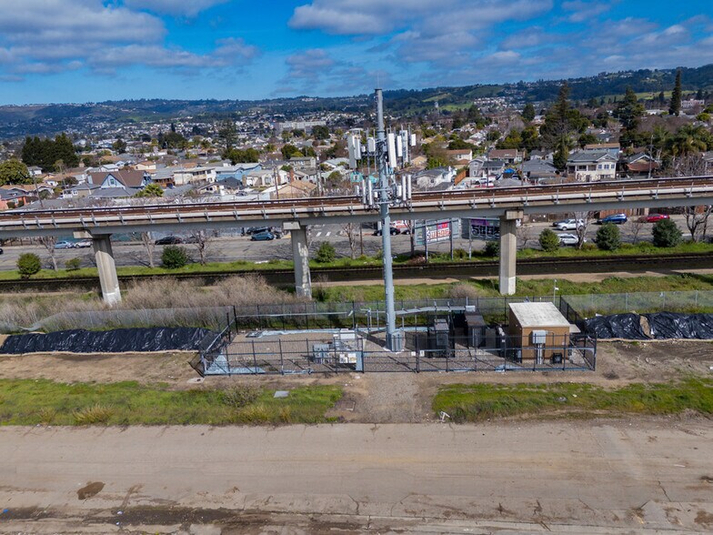More Photos Of 10901 Russet St, Oakland Land For Sale