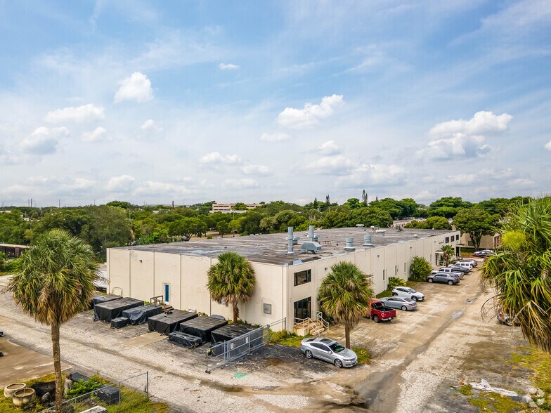 More Photos Of 1498 NW 3rd St, Deerfield Beach Manufacturing For Sale
