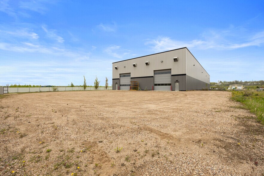 More Photos Of 340 Robertson Rd, Fort McMurray Warehouse For Lease