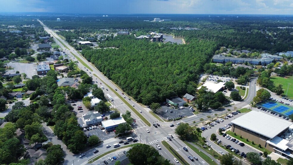 More Photos Of 3907 Shipyard Blvd, Wilmington General Retail For Sale