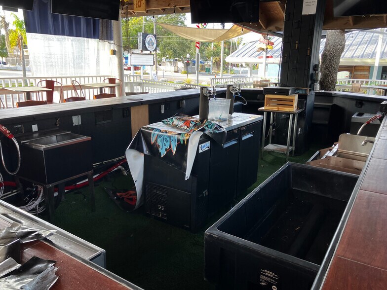 More Photos Of 606 N Pinellas Ave, Tarpon Springs Restaurant For Lease
