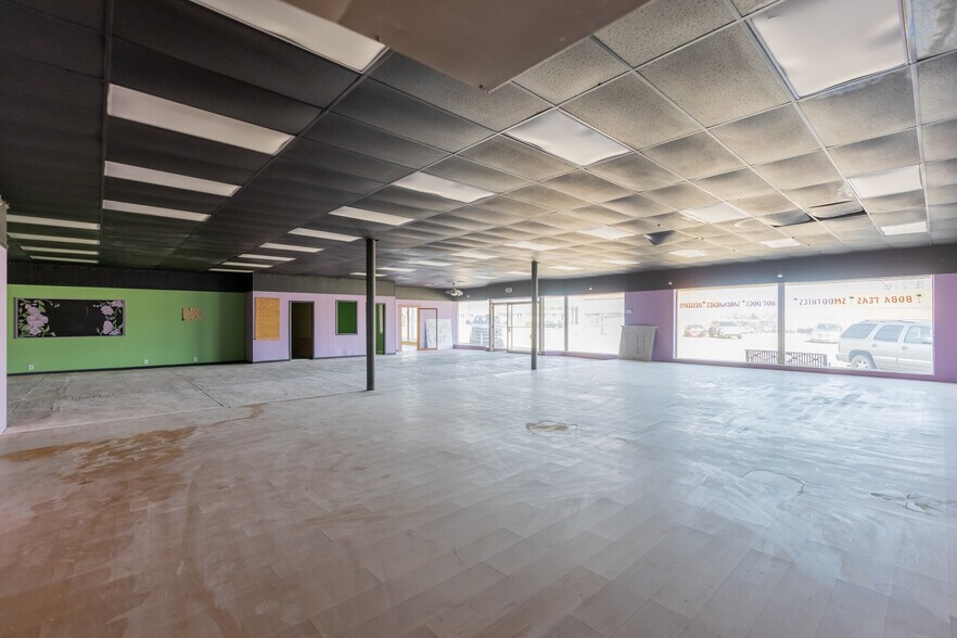 More Photos Of 221 N Cleveland Ave, Cushing Department Store For Sale