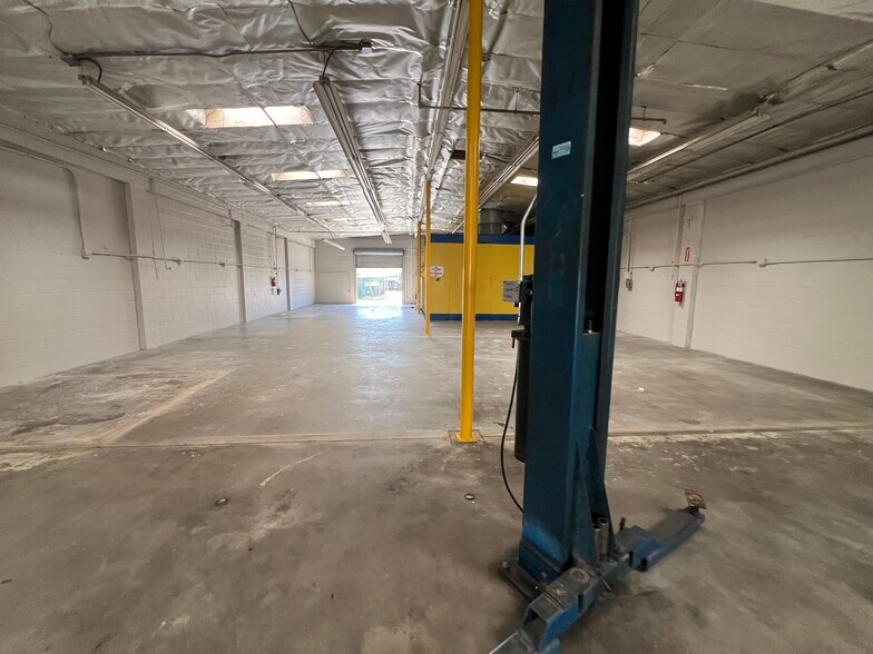 More Photos Of 500 S Raymond Ave, Fullerton Warehouse For Lease