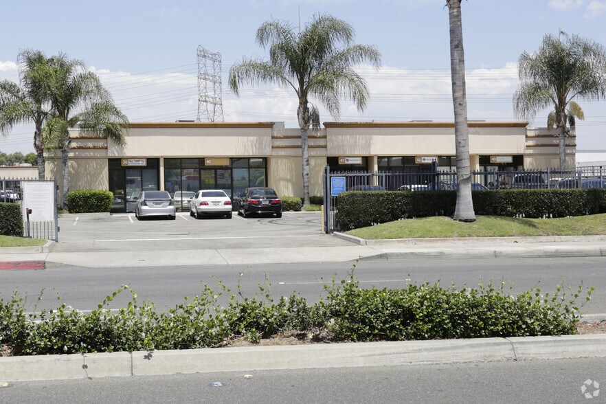 More Photos Of 7625 E Rosecrans Ave, Paramount Warehouse For Lease