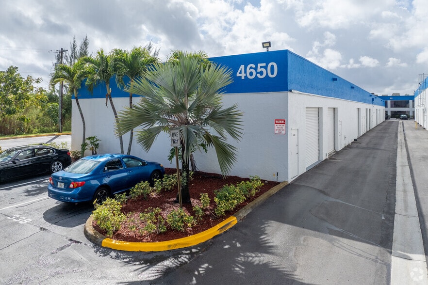 More Photos Of 4500 N Powerline Rd, Deerfield Beach Unknown For Lease