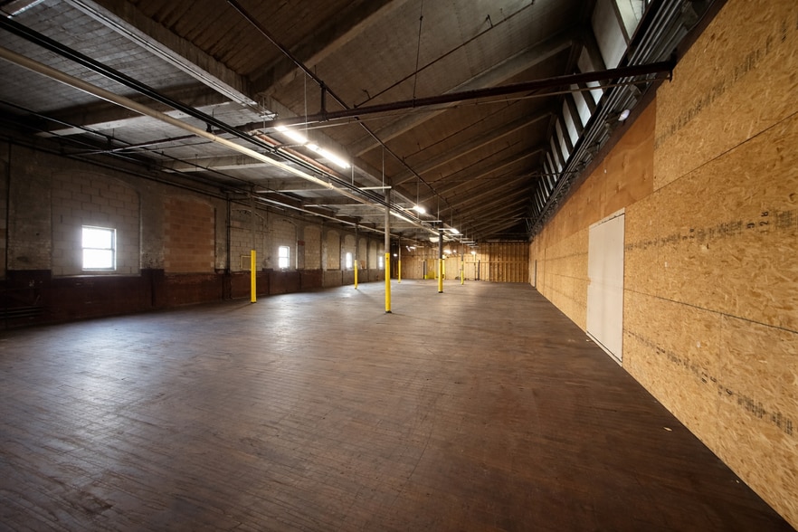 More Photos Of 21 Sabin St, Pawtucket Manufacturing For Lease