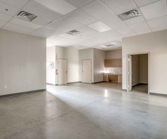 More Photos Of 6530 Hawks Creek Ct, Fort Worth Storefront Retail Office For Lease