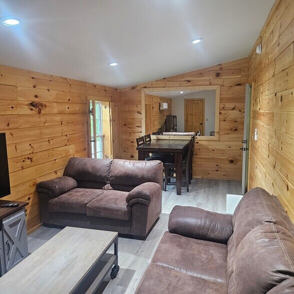 More Photos Of 12705 Rhoden Ln, Lowell Flex For Sale