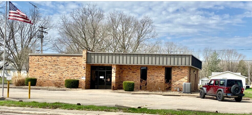 Primary Photo Of 1013 Mulberry St, Keyesport Office For Sale