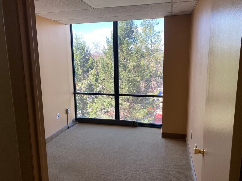 More Photos Of 545 Island Rd, Ramsey Medical For Lease