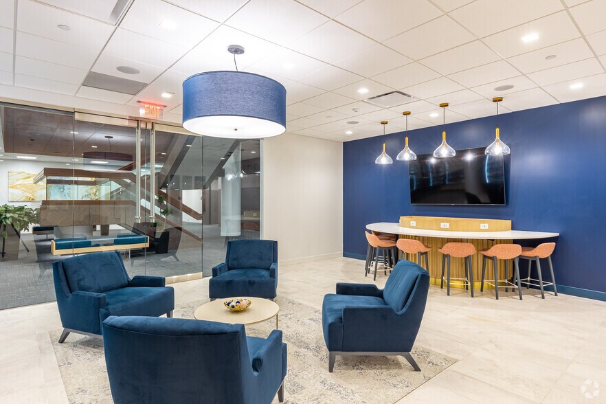 More Photos Of 500 E Border St, Arlington Office For Lease