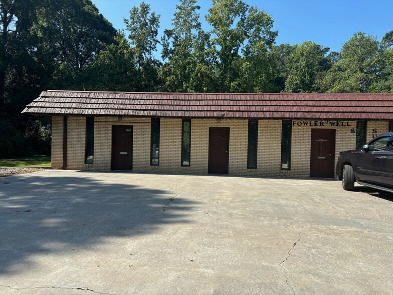 Primary Photo Of 8136 Knox Bridge Hwy, Canton Office For Lease