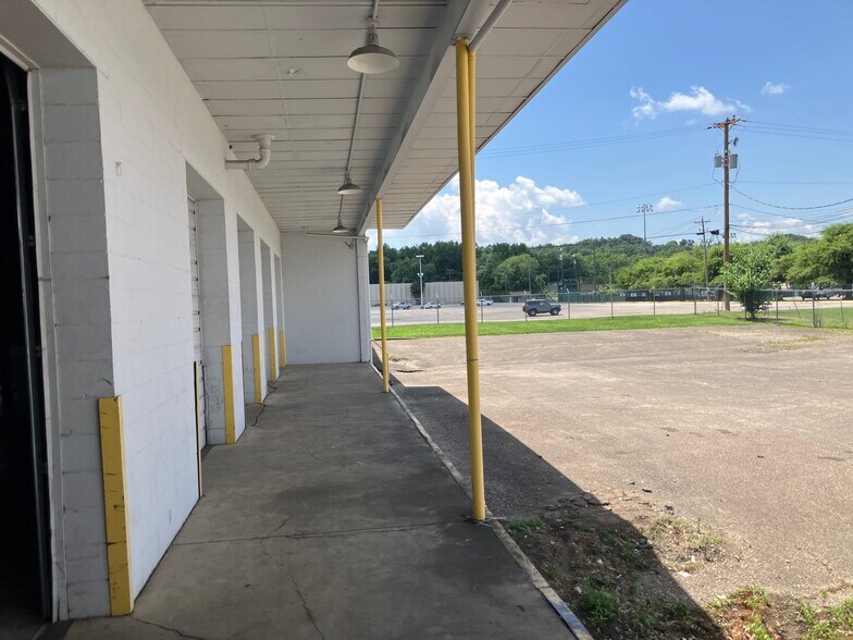 More Photos Of 105 C St, Kenova Warehouse For Lease