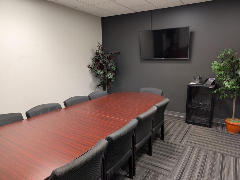 More Photos Of 330 Circle Dr, St. Albert Flex For Sale