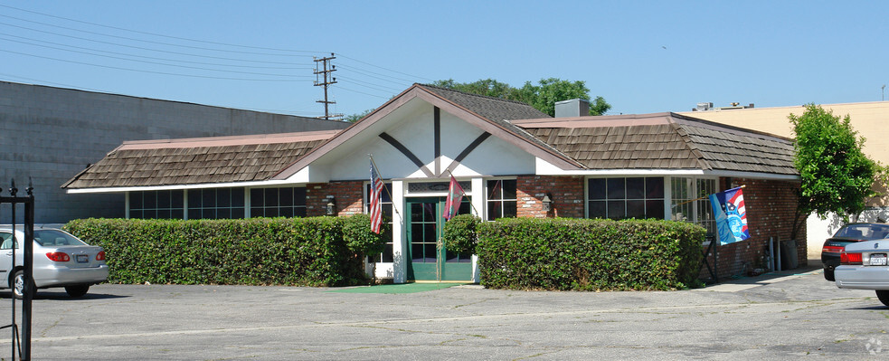 Primary Photo Of 8719 Lindley Ave, Northridge Office For Lease