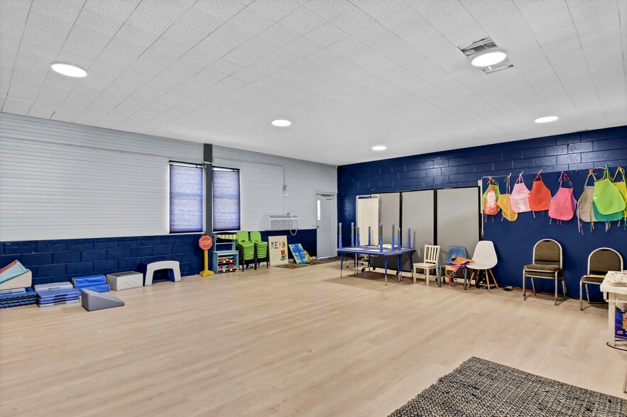 More Photos Of 920 N 6th St, Wilmington Religious Facility For Sale