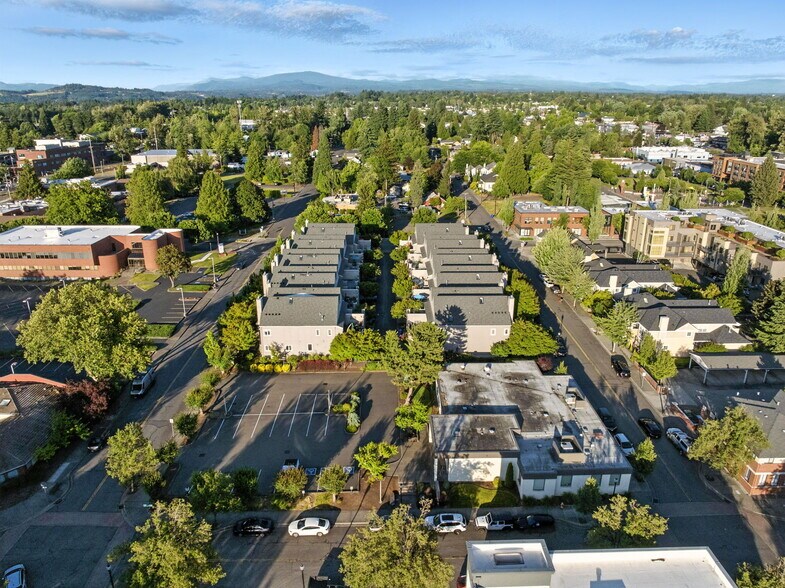 More Photos Of 400 NE Roberts Ave, Gresham Medical For Sale