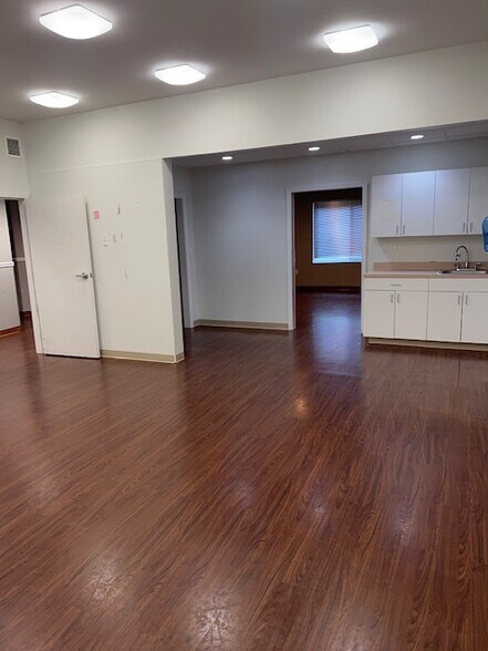 More Photos Of 1449 Old Waterbury Rd, Southbury Office For Sale