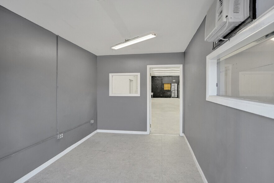 More Photos Of 832 NW 1st St, Fort Lauderdale Industrial For Lease