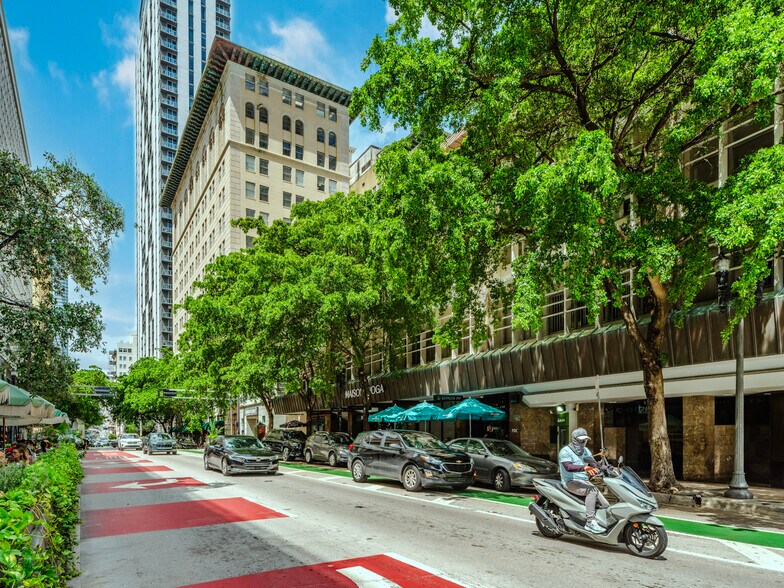 More Photos Of 235 SE 1st St, Miami Office For Sale