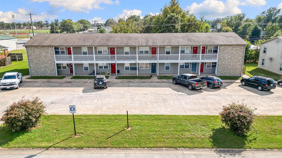 More Photos Of 1810 W Twin Springs St, Siloam Springs General Retail For Sale