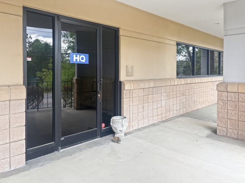 More Photos Of 517 S Greensboro St, Carrboro Coworking Space