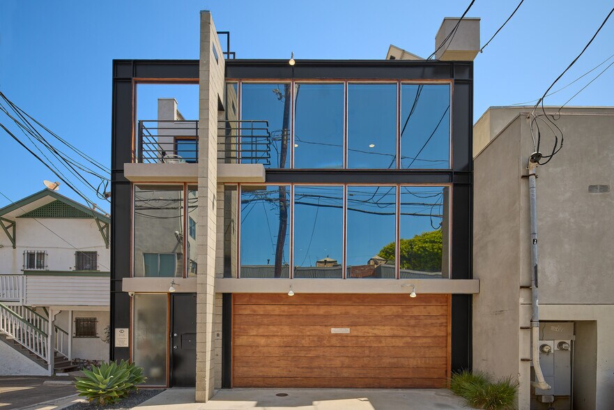 Primary Photo Of 1313 Innes Pl, Venice Apartments For Sale