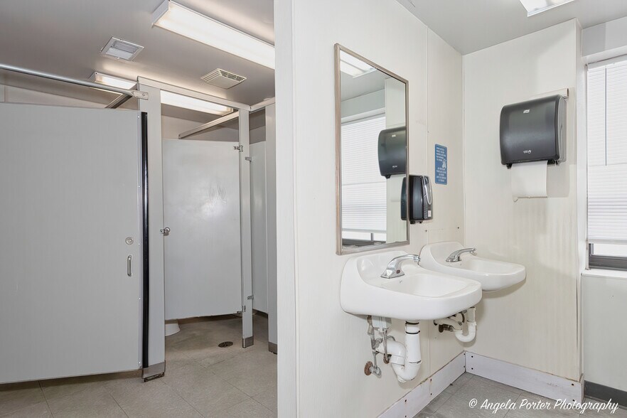 More Photos Of 947 Carney Ct, Antioch Industrial For Sale
