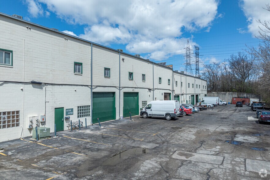 More Photos Of 11721-11761 Southwest Hwy, Palos Heights General Retail For Lease