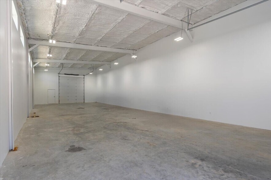 More Photos Of 9020 State Highway 21, Trenton Unknown For Lease