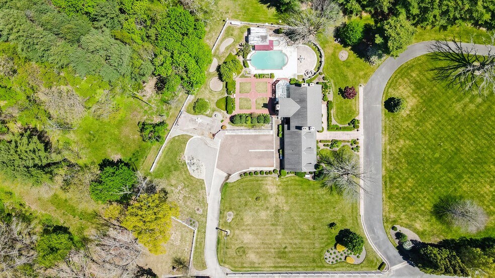 More Photos Of 1445 Catawba Ave, Newfield Service For Sale