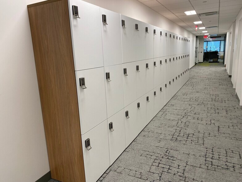 More Photos Of 1 Northeastern Blvd, Salem Office For Lease