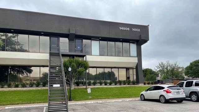 More Photos Of 14802-14850 Venture Dr, Farmers Branch Light Manufacturing For Lease