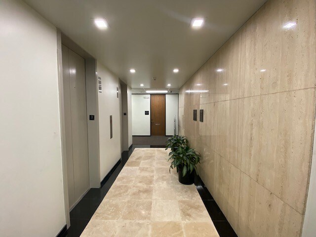 More Photos Of 9601 Katy Fwy, Houston Unknown For Lease