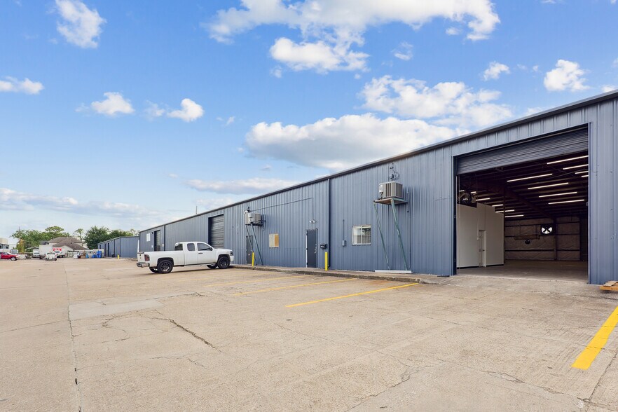 More Photos Of 9863 Tanner Rd, Houston Unknown For Lease