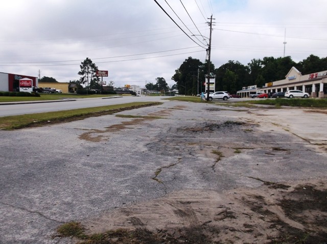 Primary Photo Of 320 N Duval St, Claxton Restaurant For Sale